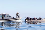 خفر السواحل التونسي يوقف مهاجرين قبالة الساحل قبالة صفاقس (أرشيفية)
