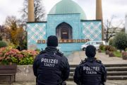 داهمت الشرطة الألمانية عددًا من المنشأت التابعة للمركز الإسلامي في هامبورغ (AFP)