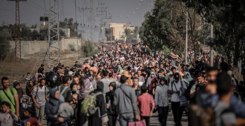 نزوح عائلات فلسطينية من شمال قطاع غزة باتجاه الجنوب (وكالة الأناضول)